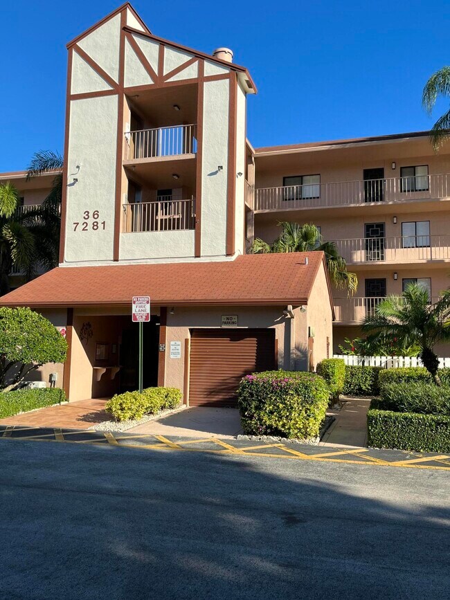 Foto del edificio - 7281 Amberly Ln