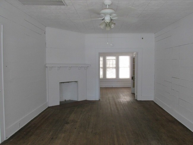 Building Photo - 2305 Rio Grande St