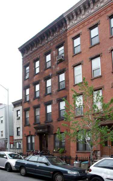 Building Photo - 98 Java St