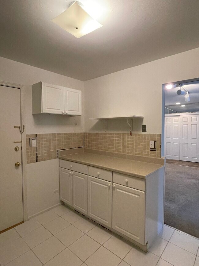 Building Photo - 2407 S Goebbert Rd