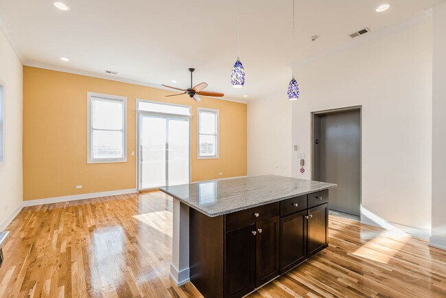 Foto del edificio - 4808 N Spaulding Ave