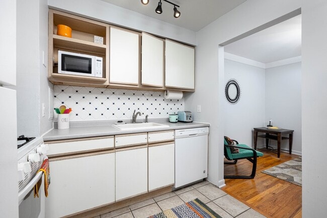 Building Photo - 1209 Island Dr