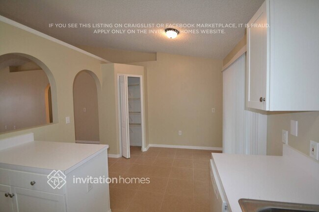 Foto del edificio - 1759 Santee Ave