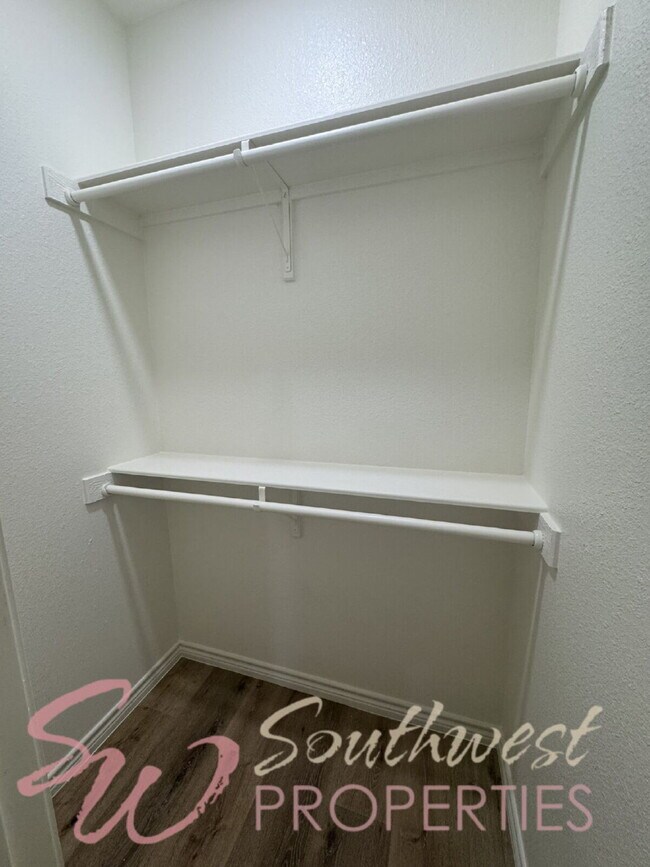Foto del edificio - New 4BR/2.5BA Home – Perfect for Roommates, Walk to Campus!