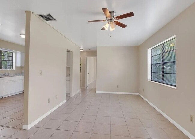 Foto del edificio - 2/2 w/ office & Flex Space Lakewood Park Home!