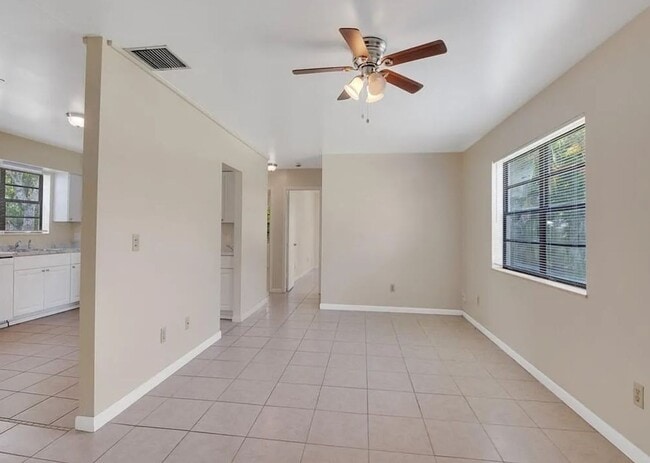 Photo - 2/2 w/ office & Flex Space Lakewood Park Home!