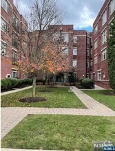 Building Photo - 3327 Riverview Ave