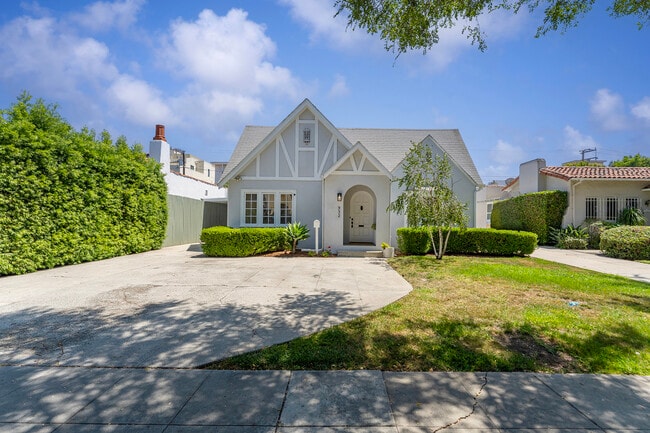 Building Photo - 332 S Crescent Dr