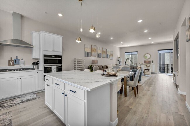 Building Photo - Fully Furnished Modern Townhome with utilities included and flexible lease options available