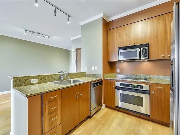 Building Photo - "Chic Urban Retreat: Cozy 1-Bed, 1-Bath Apartment in Prime San Francisco Location!"