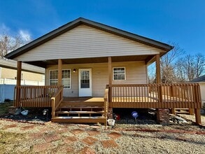 Building Photo - 424 N Hay St