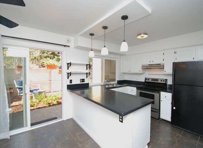 Building Photo - 7964 Mission Center Ct