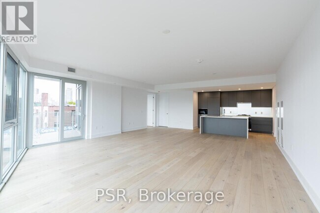 Photo du bâtiment - 346-346 Davenport Rd