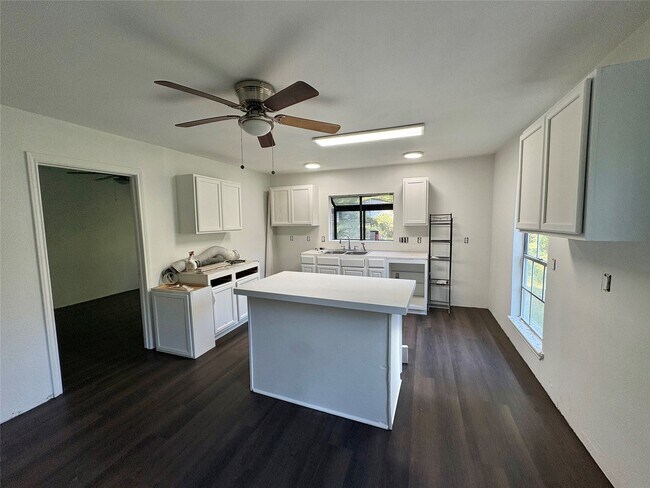 Foto del edificio - 81 Gourd Creek Rd