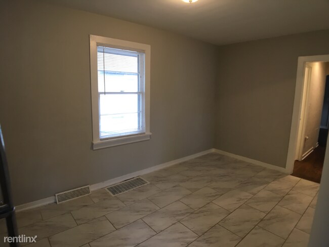 Building Photo - 2 br, 1 bath House - 0N378 Fanchon Street