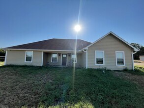 Building Photo - 2750 Cabaniss Ln