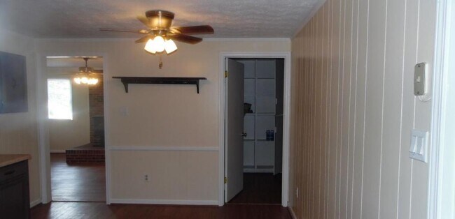 Foto del edificio - 284 Hillside Dr