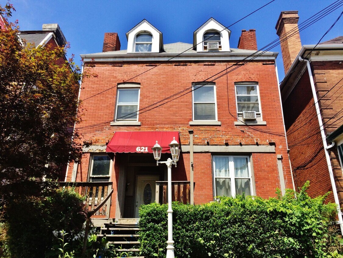 621 Collins St Unit 3, Pittsburgh, PA 15206 Room for Rent in