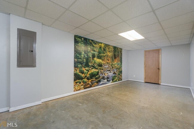 Building Photo - 2300-2300B GA-52