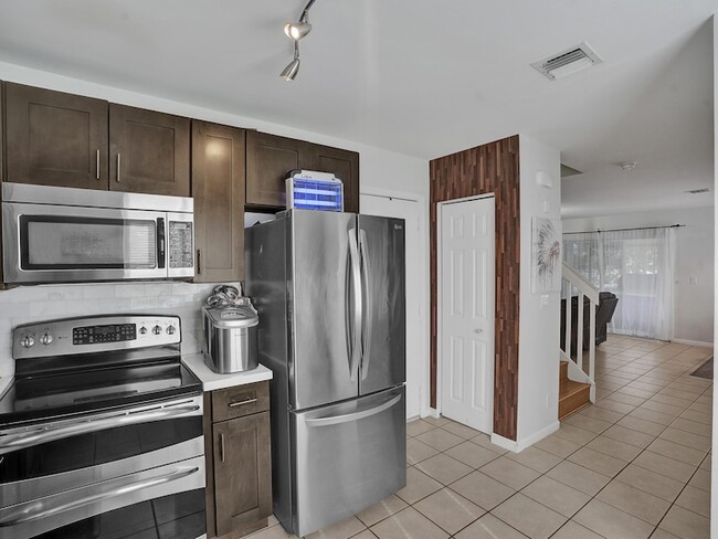 Building Photo - 1488 SW 47th Ave