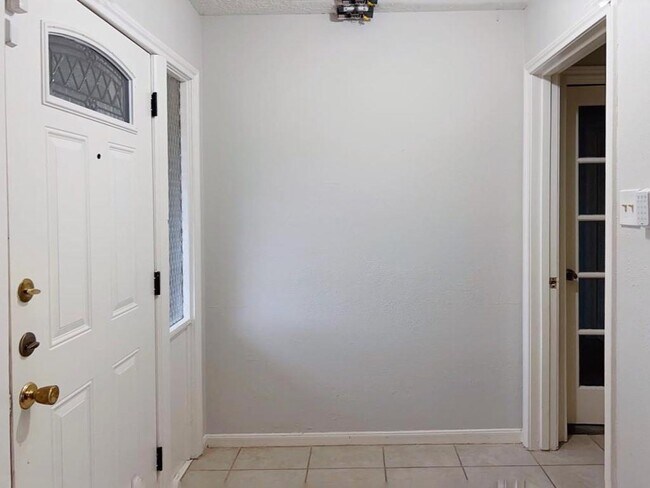 Foto del edificio - 9227 Sandstone Rd