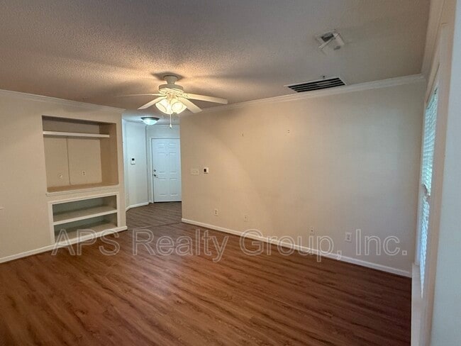 Foto del edificio - 130 Shallowford Reserve Dr