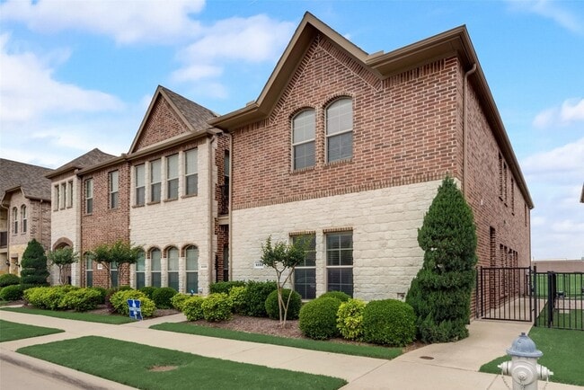 Photo - 4133 Comanche Dr Townhome