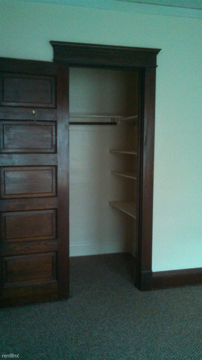 Foto del edificio - 504 Lincolnway W