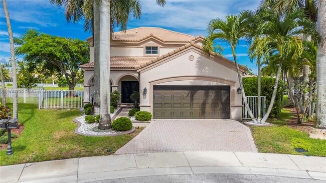 Building Photo - 663 Live Oak Ln