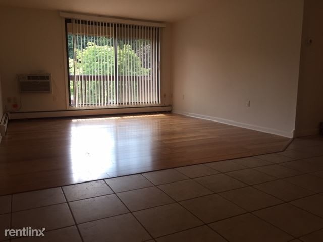 Foto del edificio - 2 br, 2 bath Condo - 1317 Cromwell Hills Dr