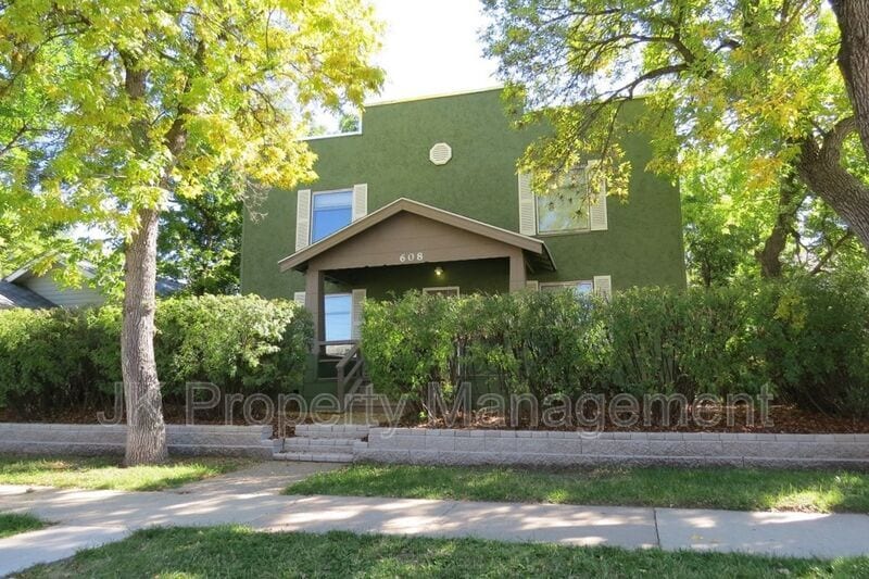 Primary Photo - 608 4th Ave S