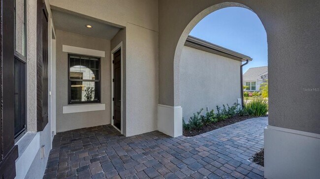 Foto del edificio - 690 Allora Ave