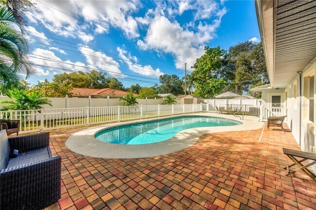 Foto del edificio - 5244 35th Terrace N