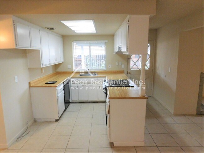 Foto del edificio - 2 br, 2 bath House - 117 Hoxsie Court #B