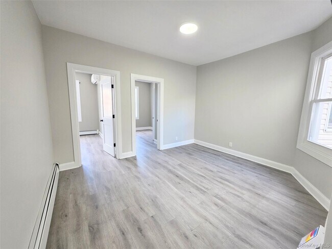 Foto del edificio - 147 Jericho Tpke