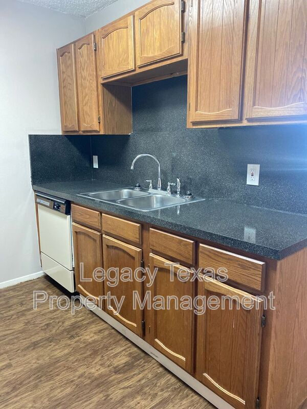 Foto del edificio - 1409 W Kilpatrick St