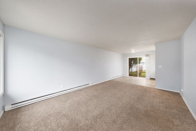 Foto del edificio - Recently upgraded 3 Bedroom! Washer/Dryer in unit!, Great Location! $500.00 Deposit OAC*!!