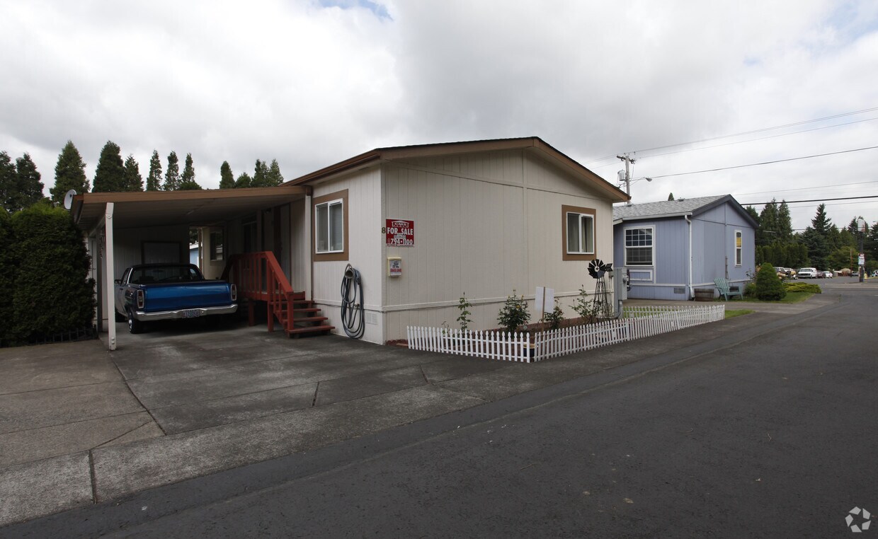 Building Photo - Cedarwood Estates