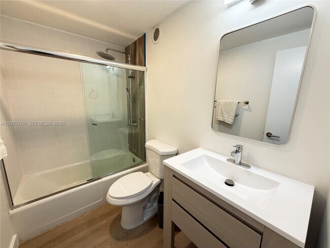 Foto del edificio - 400 Kings Point Dr