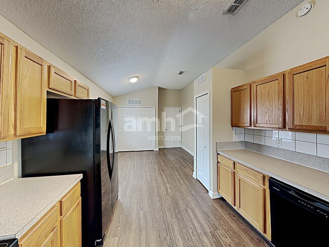 Foto del edificio - 6076 Scenic Meadow Ln