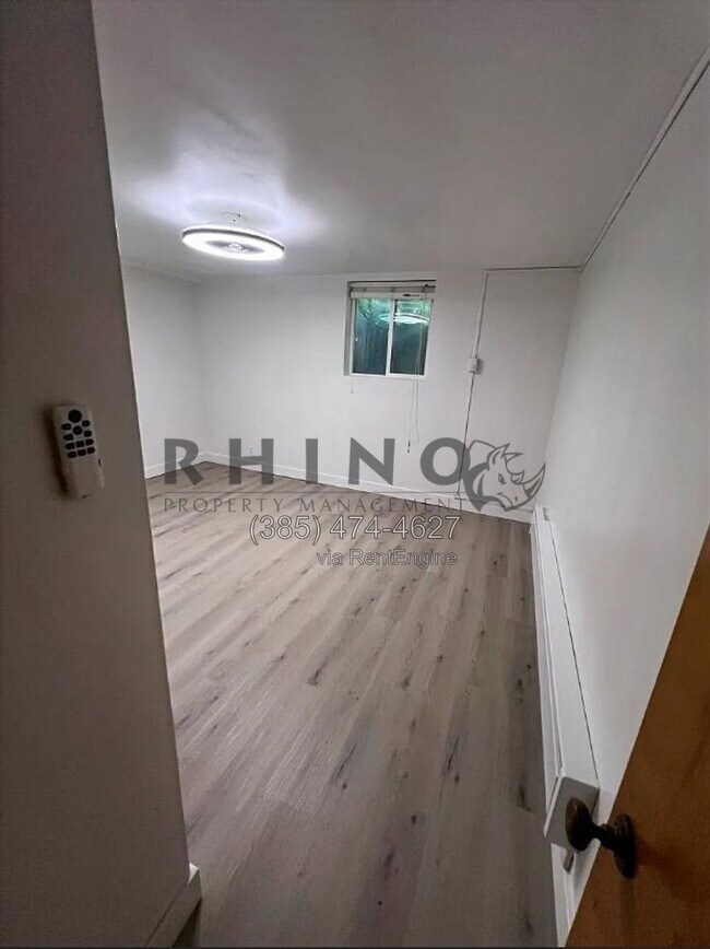 Foto del edificio - 615 Grand St E