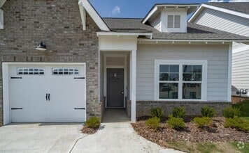 Building Photo - 139 Hampton Cir