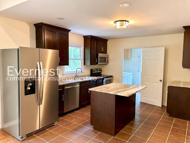 Foto del edificio - 2581 Glenridge Ct