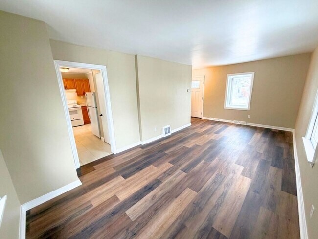 Foto del edificio - VIDEO WALK THROUGH Two Bedroom Home in an Excellent Neighborhood