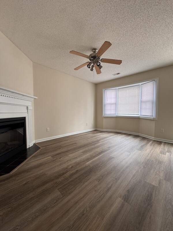 Foto del edificio - 870 Spring Forest Rd