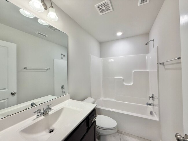 Building Photo - **OFFERING RENT PROMOTION FOR FIRST 6 MONTHS, WAIVED APPLICATION FEES & $200 MOVE IN PROMOTION** ...