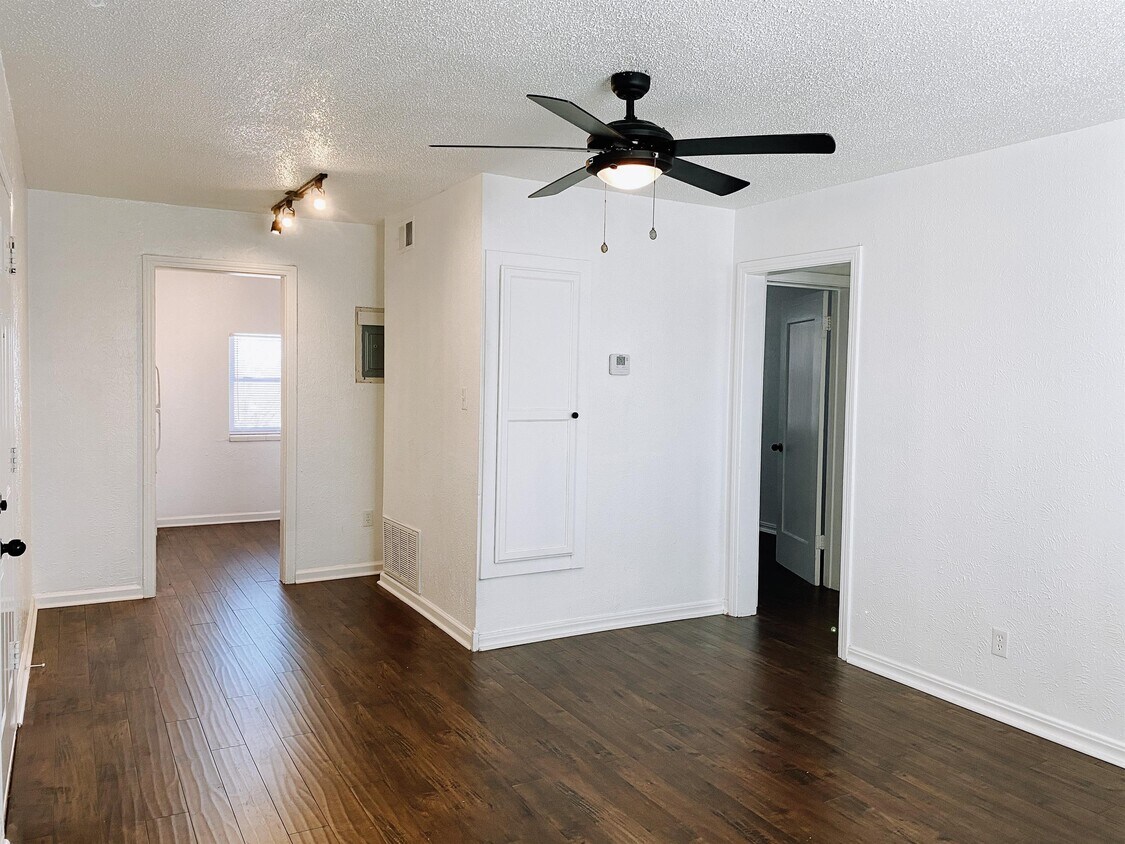 1722 N Lindsay Ave Unit 3, Oklahoma City, OK 73105 Room for Rent in