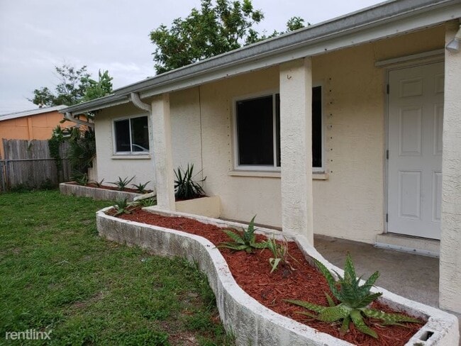 Building Photo - 5 br, 2 bath House - 820 Pineland Ave