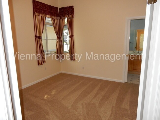 Foto del edificio - 517 Cold Stream Ct