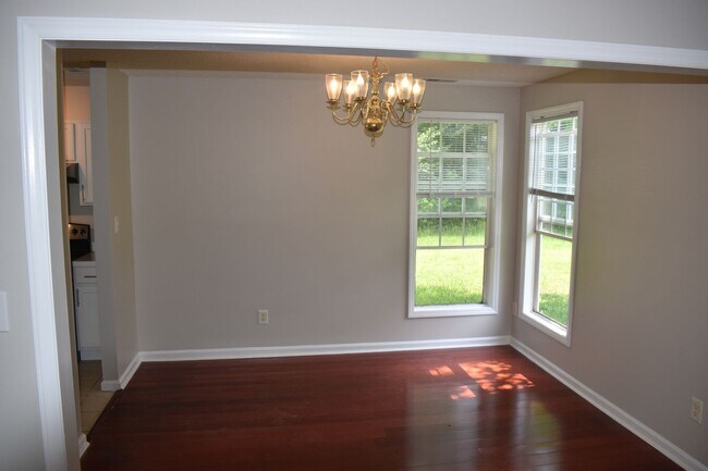 Foto del edificio - Beautiful 3-Bedroom Home